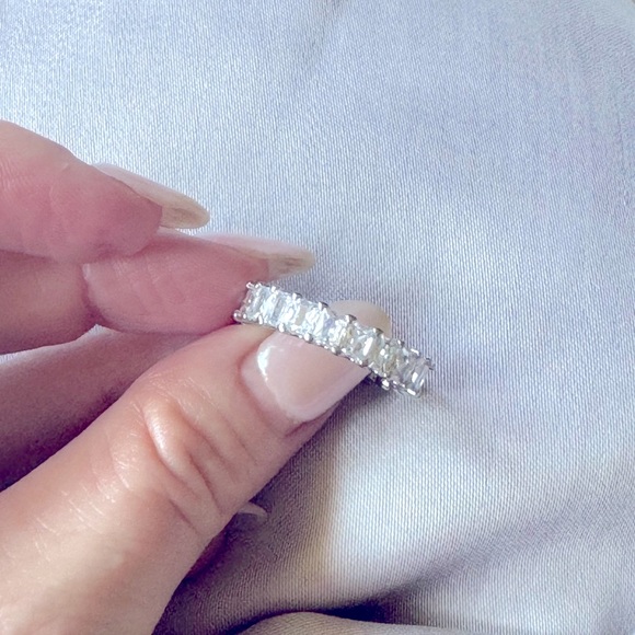 🥖Le Baguette 🥖 Diamonde Wrapped Band Bling Ring - Stunning Stackable Style - Picture 5 of 9